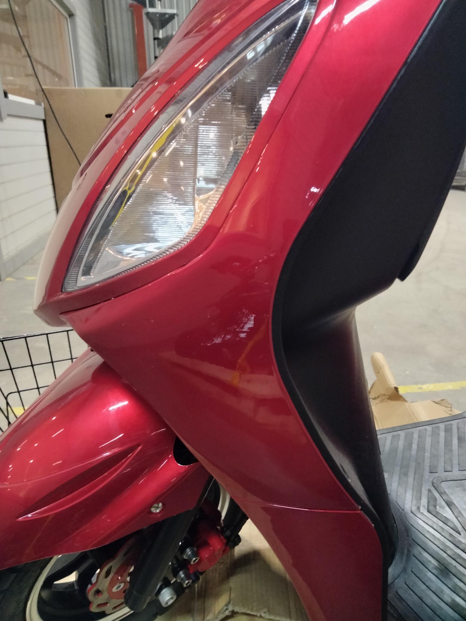 FYNDEX - Blimo Moto  -  Röd  metallic med Korg för montering bak